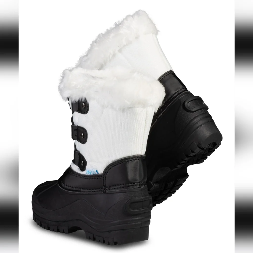 ZOOGS | White & Black Bungee Lace-Up Snow Boot - Toddler 7